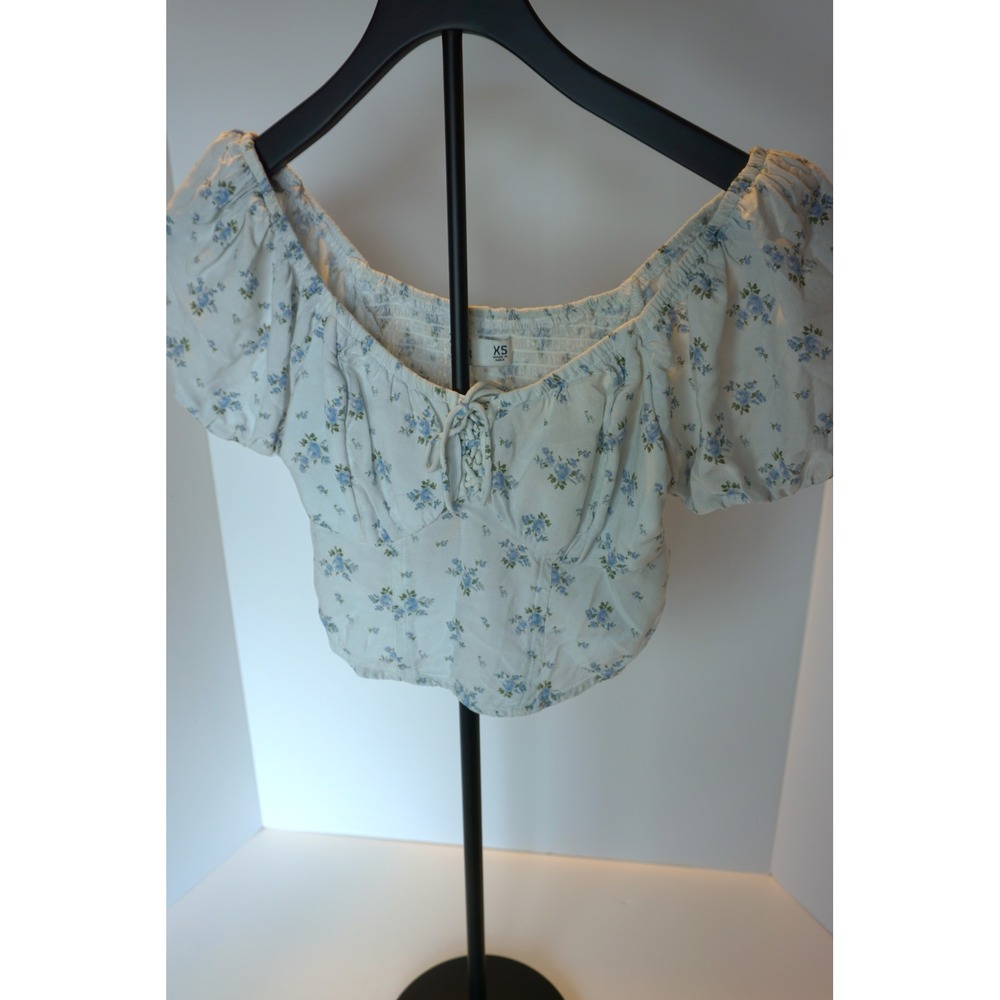 Hollister Floral‎ Puff Sleeve Crop Top Blue White Milkmaid Smocked Back XS